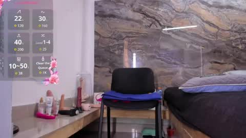 logan_wollff online show from June 15, 7:50 pm