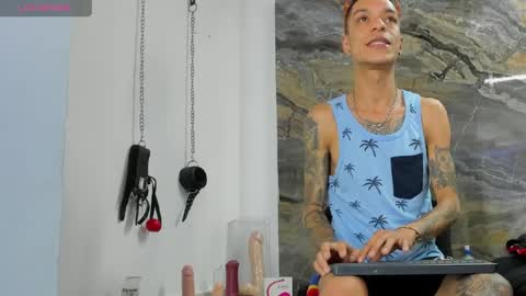 logan_wollff online show from June 1, 8:20 pm
