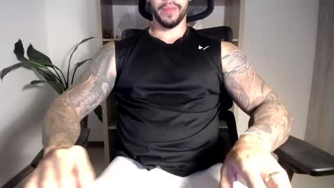 Logan Wolfp online show from May 20, 3:24 am