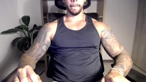 Logan Wolfp online show from May 10, 2:57 am