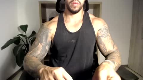 Logan Wolfp online show from May 16, 1:25 am