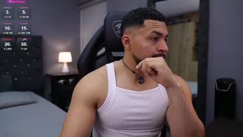 loganmartinx online show from June 13, 11:24 pm