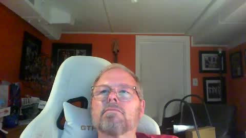 loosegravl online show from July 20, 7:38 pm