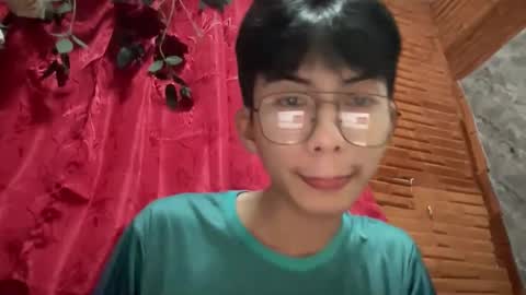 lovelyboy_jm online show from May 7, 1:33 pm