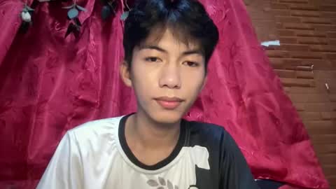 lovelyboy_jm online show from May 11, 1:13 pm