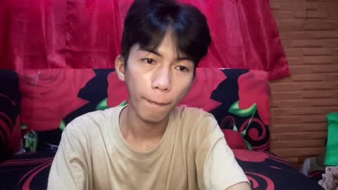 lovelyboy_jm online show from May 18, 12:29 am