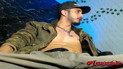 lovexjuxn77 online show from July 21, 11:07 pm