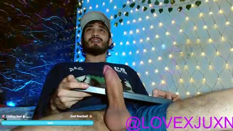 lovexjuxn77 online show from May 8, 11:49 pm