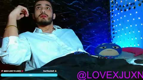 lovexjuxn77 online show from June 16, 7:27 pm