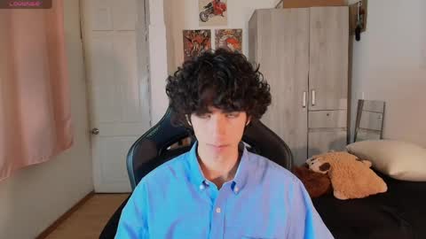 lucas_xo online show from May 3, 11:39 pm