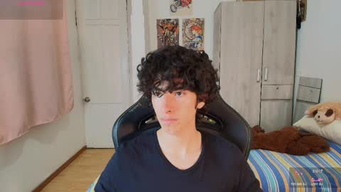lucas_xo online show from May 10, 12:23 am