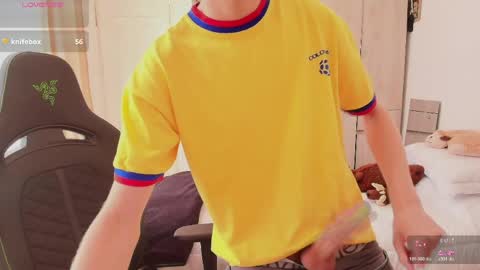 lucas_xo online show from May 8, 4:18 pm