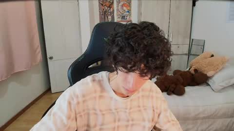 lucas_xo online show from May 11, 11:46 pm