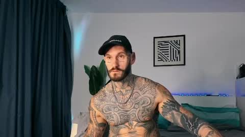 lucasexclusive online show from May 31, 4:46 am