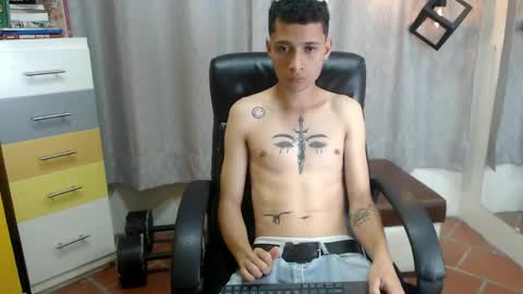 LucassSmith11 online show from May 17, 1:03 am