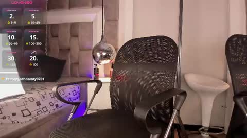 lucasthomson_ online show from August 1, 4:44 am