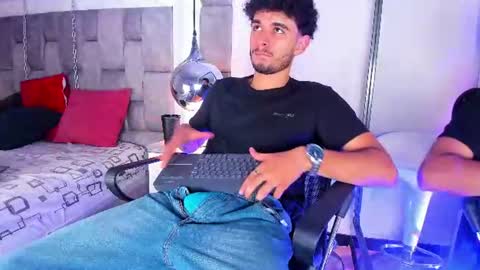 lucasthomson_ online show from July 20, 5:02 am