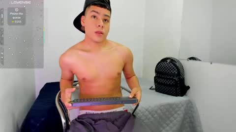 LUCAS TORREZ online show from June 10, 12:56 am