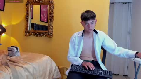 luckk_ online show from May 23, 7:03 am