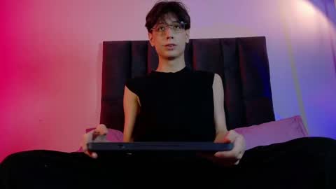Lui online show from April 30, 3:57 am