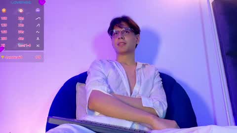 Lui online show from April 25, 4:04 am