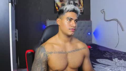 Luigi Independent model online show from May 5, 5:35 pm