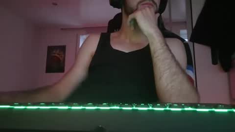 lukasschoetz online show from May 18, 5:39 pm