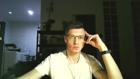 Andrew independent model 2000-0000 CET daily online show from July 19, 10:05 pm