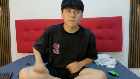 lunaydream online show from April 27, 2:02 pm