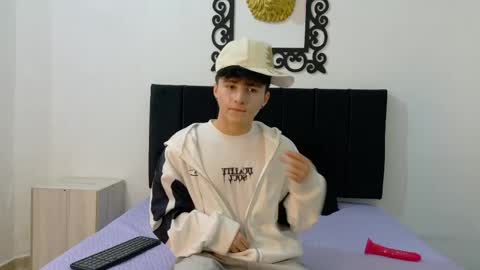 lunaydream online show from June 5, 11:27 am