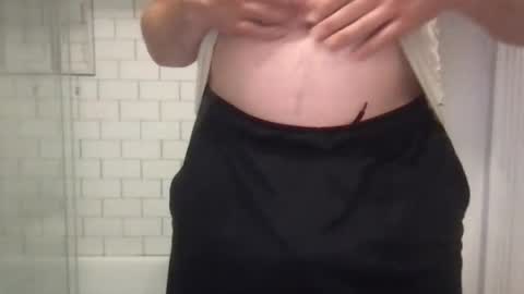 lvguynextdoor440656 online show from June 17, 1:51 am