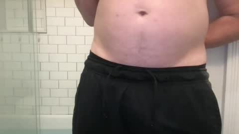 lvguynextdoor440656 online show from June 23, 12:37 am