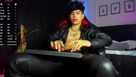 Lyle Bennett Freelance Model online show from July 27, 3:30 pm