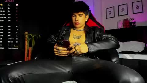 Lyle Bennett Freelance Model online show from August 1, 12:15 pm