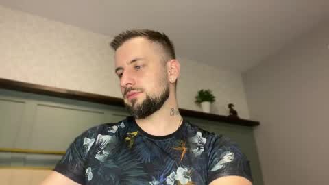 m_stephen online show from May 7, 2:33 am