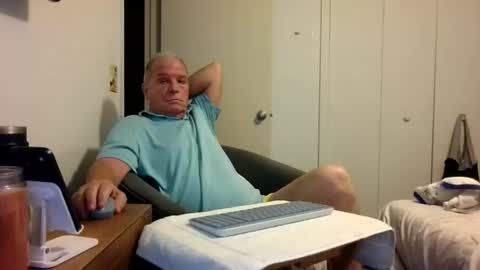 mackdocc001 online show from July 28, 8:52 pm