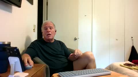 mackdocc001 online show from June 1, 3:34 pm