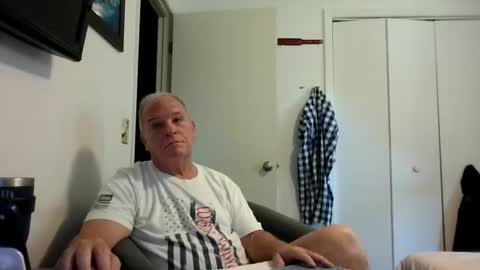mackdocc001 online show from July 22, 4:32 pm