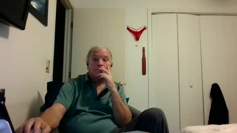 mackdocc001 online show from June 25, 6:01 pm