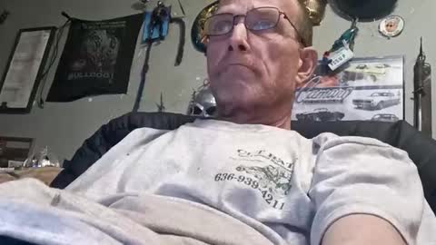 mackdog1369 online show from May 11, 7:54 am