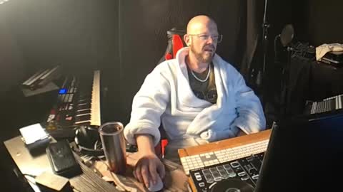maddox840 online show from May 9, 8:26 am