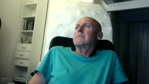 madio1187940 online show from August 6, 8:15 pm
