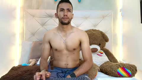 maicolparker0 online show from May 8, 3:12 pm