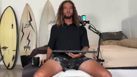 Mack  Makingmoans Twitter online show from July 11, 12:34 am