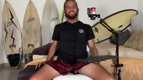 Mack  Makingmoans Twitter online show from August 3, 1:06 pm