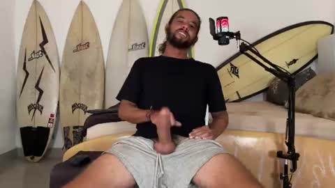 Mack  Makingmoans Twitter online show from August 3, 3:16 am