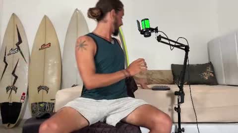 Mack  Makingmoans Twitter online show from June 19, 11:04 am
