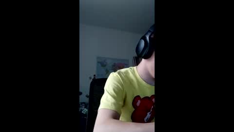 male20y online show from May 13, 4:48 pm