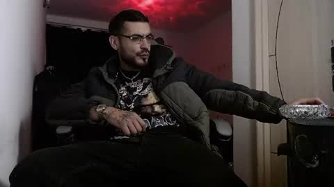 malek_xarx online show from July 7, 4:23 am