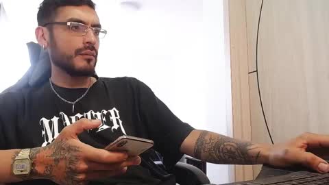malek_xarx online show from May 25, 9:54 pm